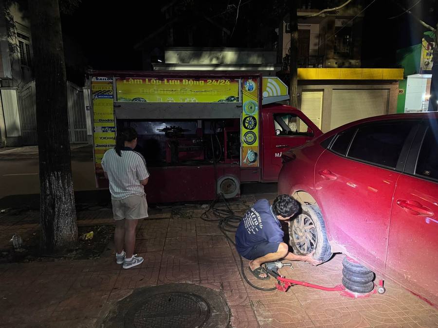 Kỹ thuật viên Lê Tú