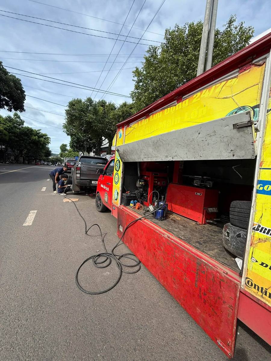Xe chuyên dụng Lê Tú